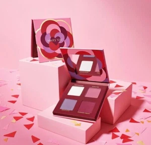Mary Kay Limited Edition 60th Anniversary Eye Shadow Pallete - Picture 1 of 3