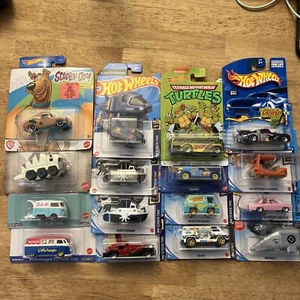 Hot Wheels Premium Charakter Cars Simpson He-Man Barbie Little People 16 Stück - Bild 1 von 17