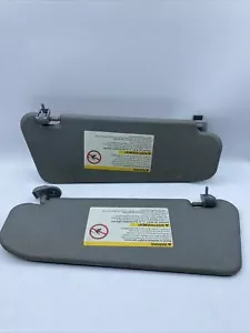 2004-2011 Chevrolet Aveo Sun Visor pair set oem - Foto 1 di 4