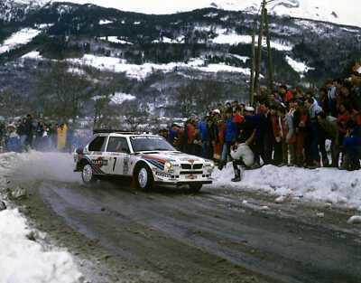 LANCIA DELTA S4 MITICA E STRATOSFERICA  poster auto classiche  100 x 70 cm  - Immagine 1 di 2