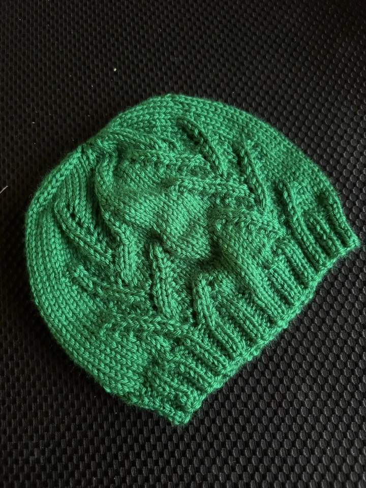 SOMBRERO ADULTO.  Gorro/Cloche.  TEJIDO A MANO. Kelly Green Foto 1 de 1