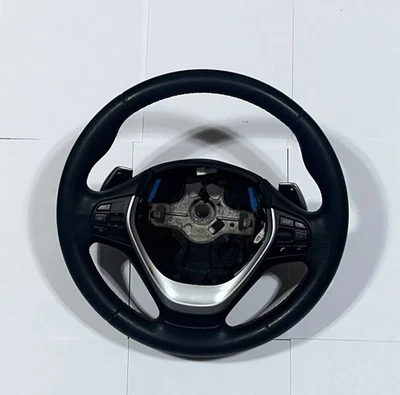 Volante deportivo BMW F22 F23 228i F30 F32 con palancas de cambio OEM Foto 1 de 4