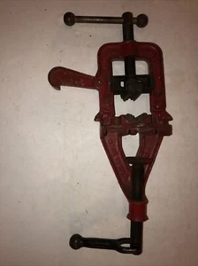 Vintage Armstrong 241 Bridgeport Bench Pipe Vise 1/8" To 1 1/2” - Picture 1 of 6
