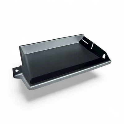 Bandeja de armazenamento Datsun 510 e 620 sob o painel - opção rara revendedor plástico preto - Imagem 1 de 3