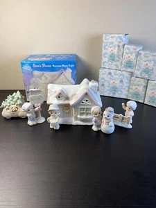 PRECIOUS MOMENTS SUGAR TOWN SAMS HOUSE SET ALL 7 ITEMS CHRISTMAS - Picture 1 of 9