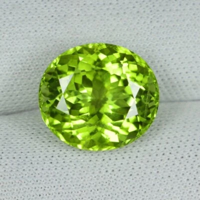 6.09 ct TOP LUSTROUS  D BEST GREEN  NATURAL  Burmese  PERIDOT  See Vdo  5549 AR - Image 1 of 2