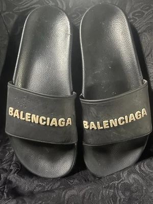 Blaenciaga Toboganes Negros Bien Usados 😈 Foto 1 de 2