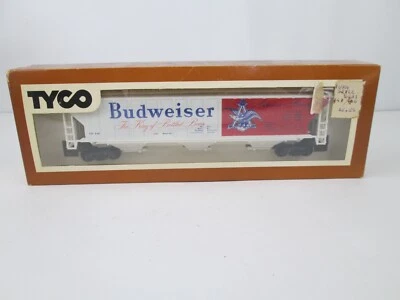 TYCO HO #359A - 54' 3-Bay Covered Hopper Car - Budweiser NOS New - Image 1 of 4