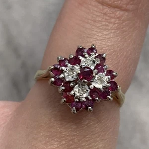 Anillo vintage con racimo de trébol de diamantes y rubíes de oro amarillo de 9 quilates 375 - talla L 1/2 - Imagen 1 de 10
