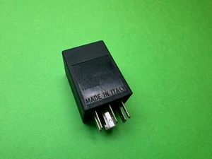 60619912 Alfa Romeo Fiat Lancia S.D.C.B883 Rele - Bild 1 von 3