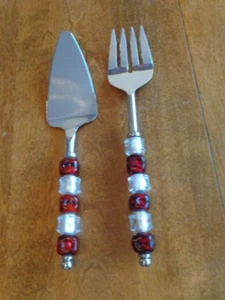 PAMPERED CHEF RED & SILVER BEADED PIE SERVER AND SERVING FORK - Picture 1 of 3