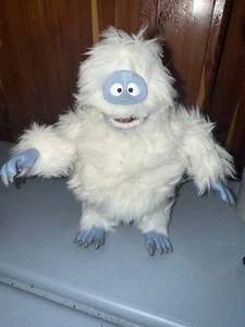 Abominable Snowmen Bumble Rudolph The Red Nosed Reindeer 2000 Playing Mantis Toy - Picture 1 of 3