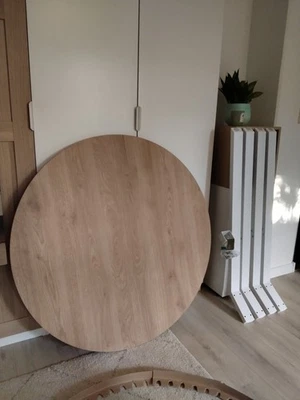 Runder Eiche Holztisch mit weißen Metallgestell von Ikea. (Mariedamm) - Bild 1 von 4