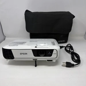 Epson 3,200 Lumens Portable SVGA 3LCD Projector EX3240 - ONLY 24 LAMP HOURS - Picture 1 of 11