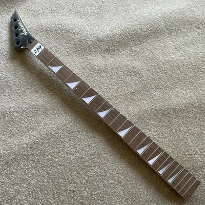 Jackson 4 String Bass Maple Wood Neck, Rosewood Fretboard Foto 1 de 4