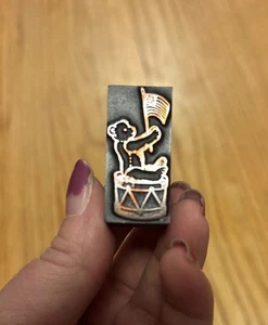 Stampanti tipografiche stampa vintage blocco orsacchiotto tamburo bandiera americana timbro - Foto 1 di 2