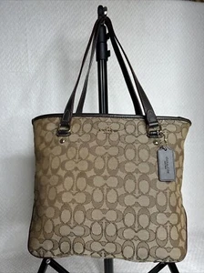 Coach New York Handtasche F58282 Umriss Signature Reißverschluss Tragetasche khakibraun Borte - Bild 1 von 20