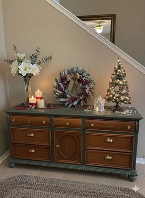 Cómoda/entrada de roble aserrado cuarto macizo credenza/buffet cazador verde, 9 cajones Foto 1 de 4