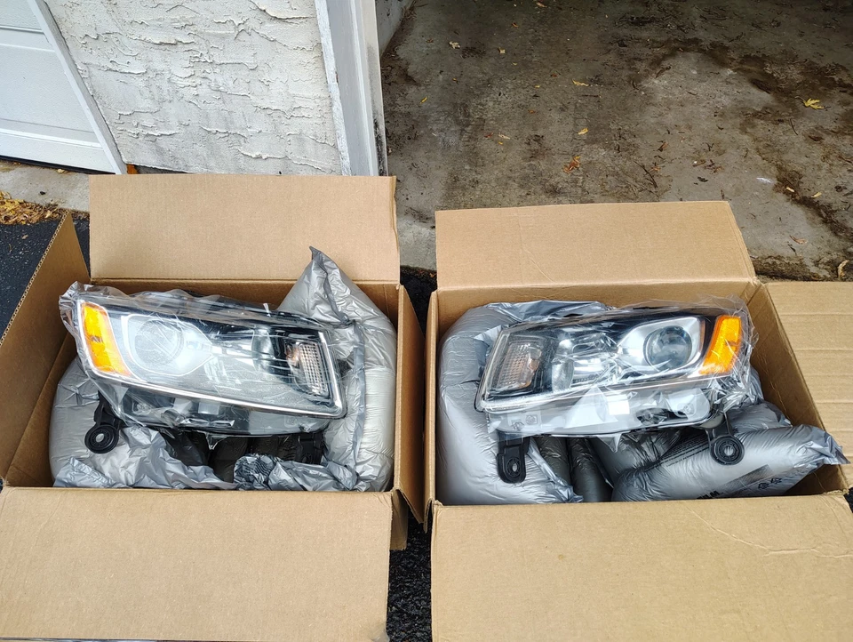 Conjunto de faros delanteros izquierdo Mopar genuino OEM para Jeep Grand Cherokee Foto 1 de 4