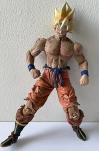 2001 Irwin Toys Dragon Ball Z DBZ Movie SS Goku Battle-Damaged 9.5" Figure, NICE - Picture 1 of 5