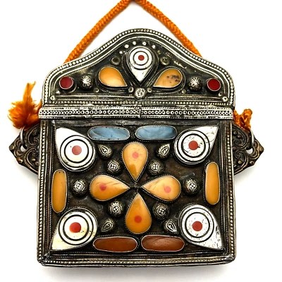 Amuleto islámico judío marroquí estuche del Corán incrustaciones de piedra metal mezclado Foto 1 de 4