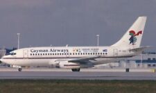 Cayman Airways Boeing 737-200 VP-CKX "Cayman Islands 1503 - 2003 cs" - postcard