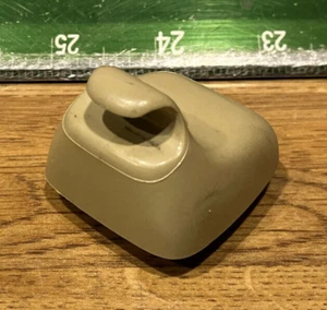 2002 03 04 2005 06 07 2008 JAGUAR X-TYPE X400 SUN VISOR CLIP - TAN - Picture 1 of 6