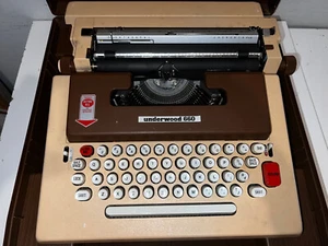 Underwood 660 Electric Portable Typewriter with Protective Hard Case - Picture 1 of 5