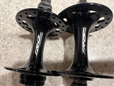 IRO CYCLE FORMULA FRONT AND REAR HUB SEALED BEARING 36H BLACK TRACK NOS - Image 1 of 4