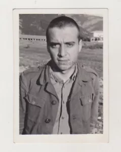 Liebevoller hübscher junger Mann attraktiver männlicher Soldat Militär Homosexuell Int Foto - Bild 1 von 7