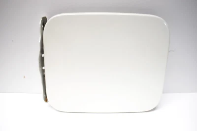 04-10 INFINITI QX56 GAS FUEL DOOR FUELCAP FILLER COVER PANEL NORDIC WHITE PEARL - Imagem 1 de 4