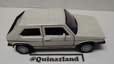 Welly Volkswagen Golf 1 GTI bianco (carrello) - Immagine 1 di 4