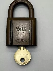 Lucchetto Vintage Yale & Towne Cassa Ottone Acciaio Lucchetto con Chiave - Foto 1 di 10