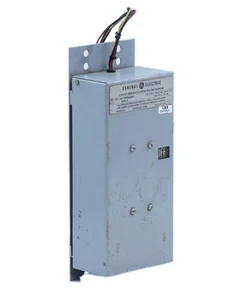 GE TKMMOMA1 Circuit Breaker Operating Mechanism 120VAC 125VDC 6A 4.5A - Picture 1 of 5