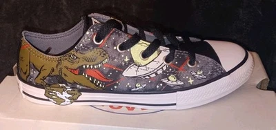 NUEVOS Zapatos Converse Chuck Taylor All Star Niños Pequeños 3C 665392C Dinosaurios Foto 1 de 4