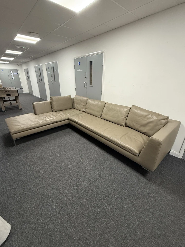 B & B Italia Charles Sofa L ShapeA celebrated design by Antonio Citterio - Image 1 of 4