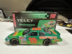 JJ Yeley 2006 Vigoro Home Depot Nascar 1/24 Diecast Chevy Interstate Batteries - Picture 1 of 5