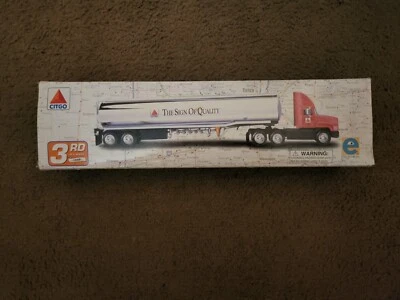 1998 CITGO DIECAST TANKER TRUCK "THE SIGN OF QUALITY" 3RD SERIES. NIB - Image 1 of 2