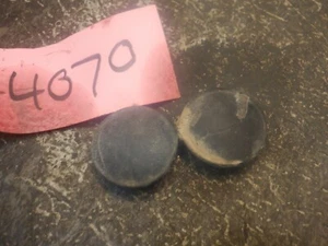 1996 YAMAHA YFM 350 4X4 BIG BEAR SWINGARM BOLT 4CAP COVER FRAME PLASTIC 4070 - Bild 1 von 2