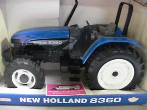 1/16 Ertl New Holland trattore 8360 blu - Foto 1 di 1
