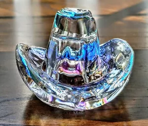 WUNDERSCHÖNE BRANDNEUE TRANSPARENTE REGENBOGENKRISTALL COWBOYMÜTZE DEKOR PAPIERGEWICHT. Neu mit Etikett - Bild 1 von 13
