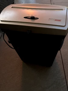 BOSSER C-150X Aktenvernichter Papierschredder gebraucht - defekt für Bastler - Bild 1 von 6