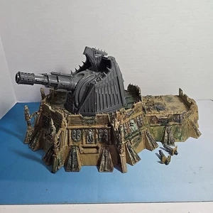 Aquila Strongpoint Wall Of Martyrs Warhammer 40k bemalt zusammengebaut GEBRAUCHT - Bild 1 von 17