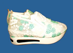 MÄDCHEN BLUMENSTICKEREI, ATMUNGSAKTIV TRANSPARENT MODE SNEAKER US-GRÖSSE 8 - Bild 1 von 4