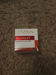 LOREAL Paris Revitalift Hydrating Day Cream - Picture 1 of 2
