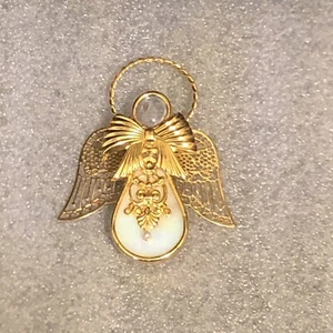 Vtg Angel Pin Gold & Pearl Color - Treasure Taper Embelishers - Picture 1 of 3