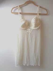 Gilligan and O Malley Intimates 36B BH im Slip elfenbein verstellbare Träger - Bild 1 von 6