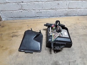 Caja fusibles bahía motor Renault Clio Mk3 Modus 06-12 674 660A. - Imagen 1 de 6