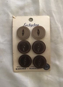 6 Vintage Lucky Day Buttons On Card. Pearlkist Tan Round Buttons - Picture 1 of 3