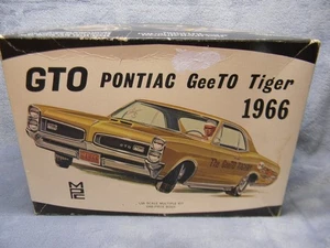 Maßstab 1:25 MPC 1966 ORIGINAL VINTAGE PONTIAC GTO HARDTOP WEISS MODELLBAUSATZ - MIB - Bild 1 von 18